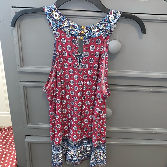 V-Neck Tank Top - Picture 5 of 6